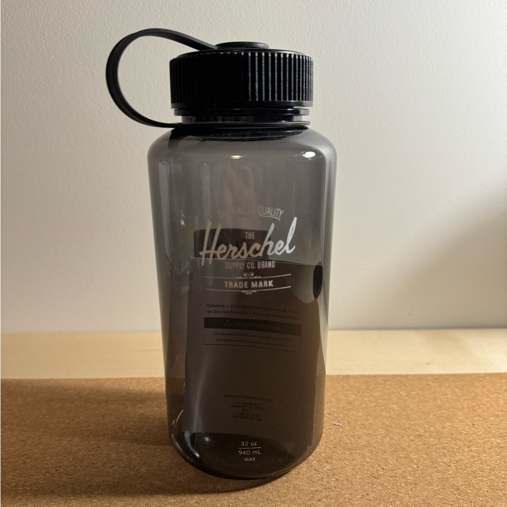 Herschel Supply Co Classic Water Bottle 32oz